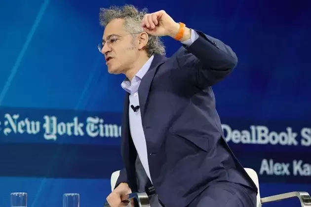 Palantir Stock: A Post-Earnings Decline Shaped by Options Trading and Technical Factors