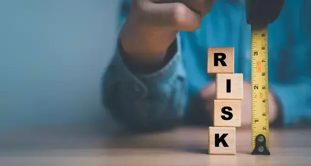 Evaluate Simplify Volatility Premium ETF (SVOL) for Retirement Portfolios