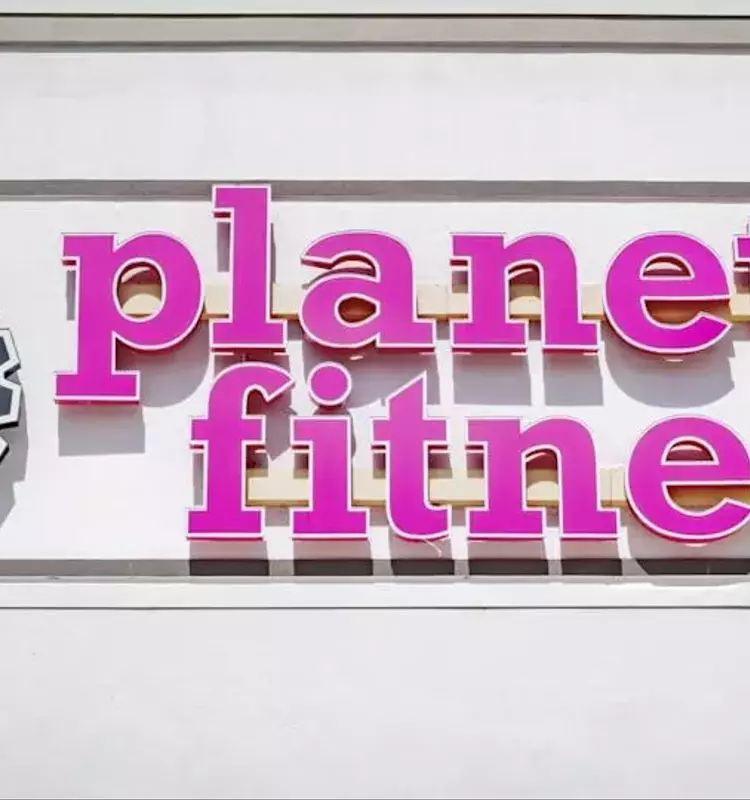 Planet Fitness Shares Plummet Following Revised 2026 Financial Outlook