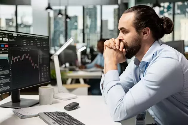 Navigating Market Volatility: Oil Shocks, Tech Valuations, and AI's Impact on the Economy