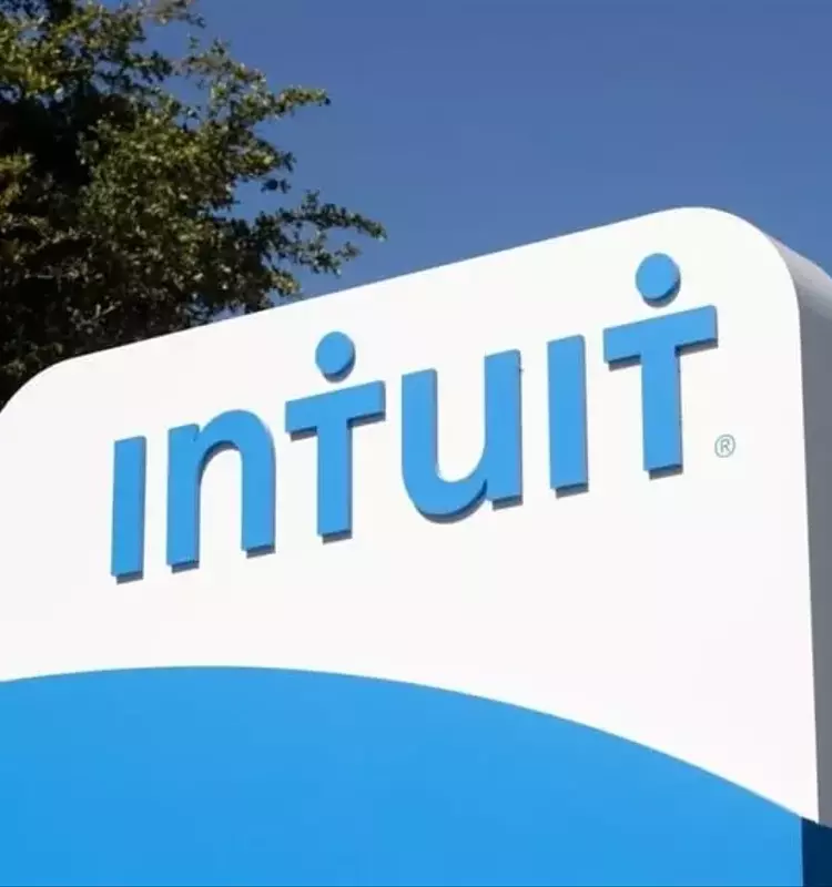 Intuit Shares Decline Amid Layoffs and TurboTax Outlook Concerns