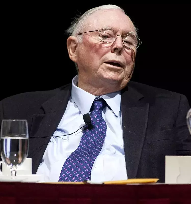 Munger's Investment Philosophy: Embracing Market Downturns for Long-Term Success