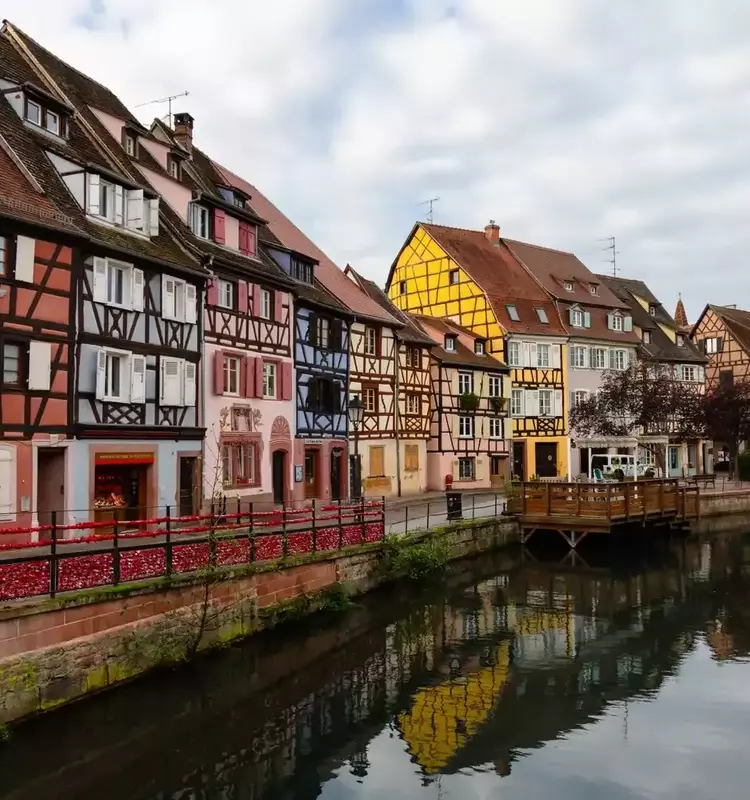 Top Countries for Expat Living with Pleasant Climates