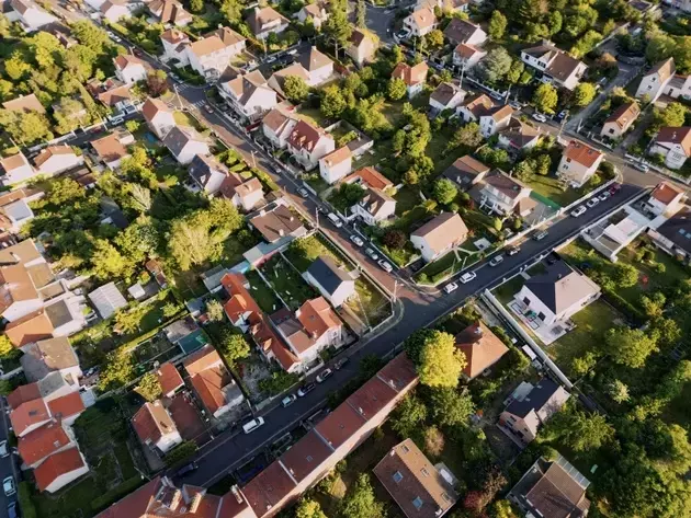 BMO Equal Weight REITs ETF: Resilience and Consistent Performance in Canadian Real Estate