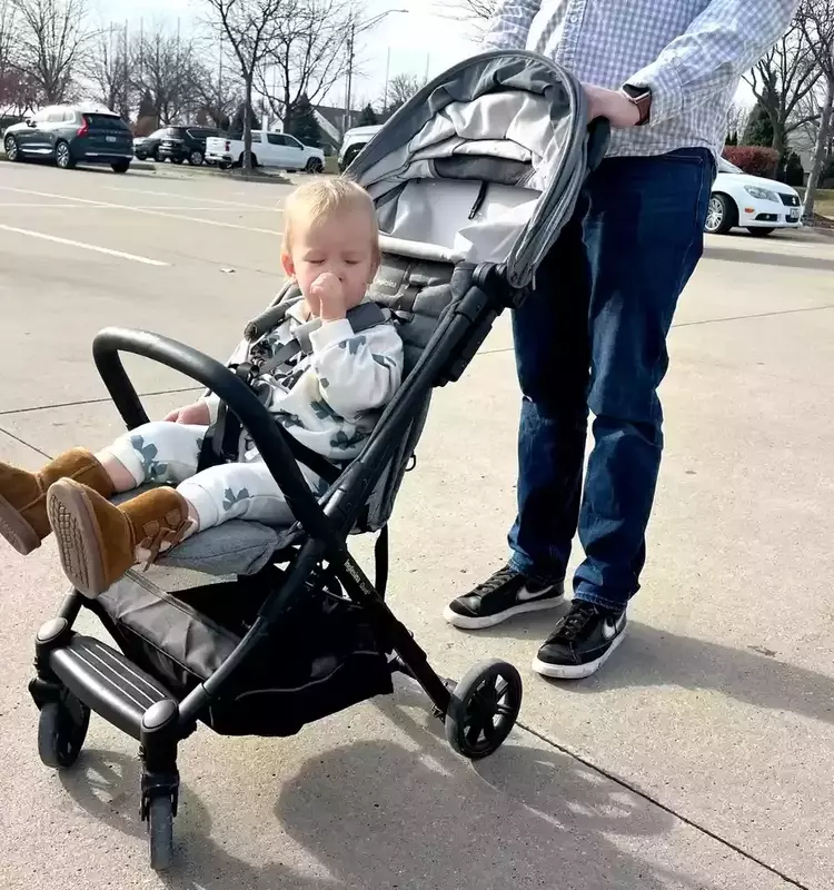 Choosing the Best Travel Stroller: A Comprehensive Guide