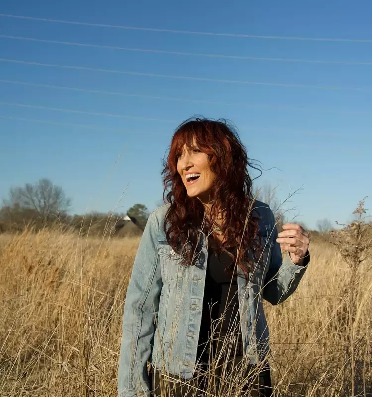 Jo Dee Messina Returns with "Bridges" After a Decade-Long Hiatus
