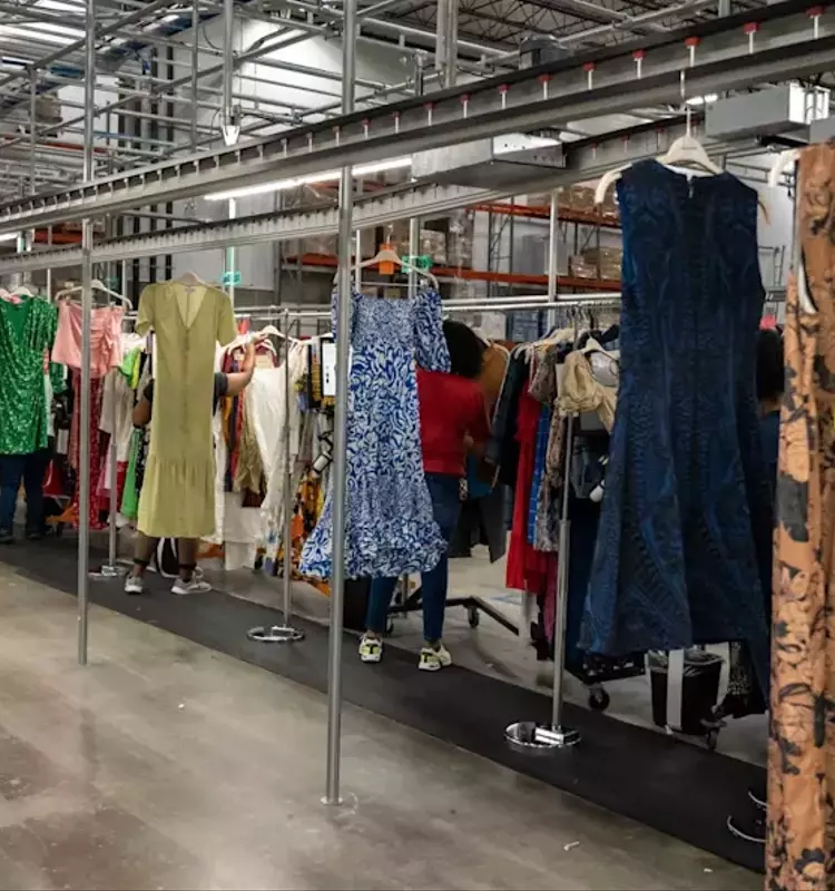 Rent the Runway Sees Q1 Sales Surge and Leadership Shake-Up