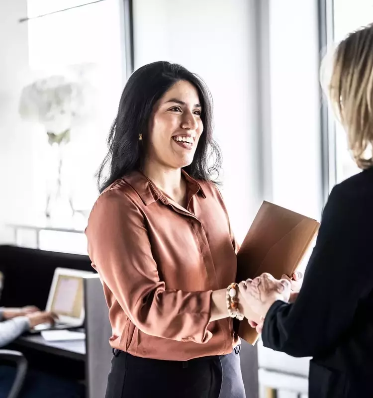 US Private Sector Job Growth Surges to Over One-Year High in May