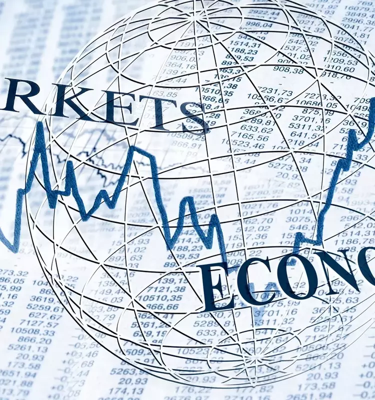 Market Dynamics: Navigating Valuation Extremes and Economic Signals