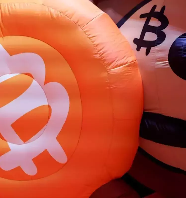 Bitcoin Surges to Two-Week High Amid US-Iran Hormuz Pact