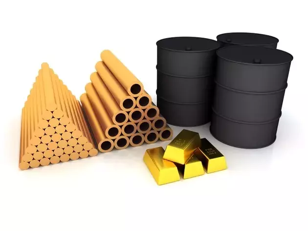 Oil Prices Dip Amid Strait of Hormuz Reopening Speculation and Strategic Reserve Concerns