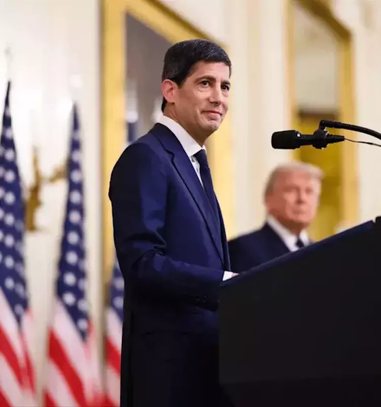 New Fed Chair Kevin Warsh Navigates Complex Economic and Political Landscape