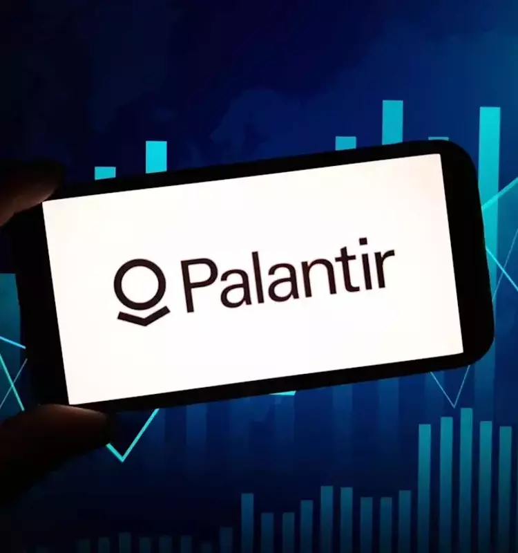 Palantir Stock Faces Uncertainty Despite Analyst Upgrade Amidst Market Downturn