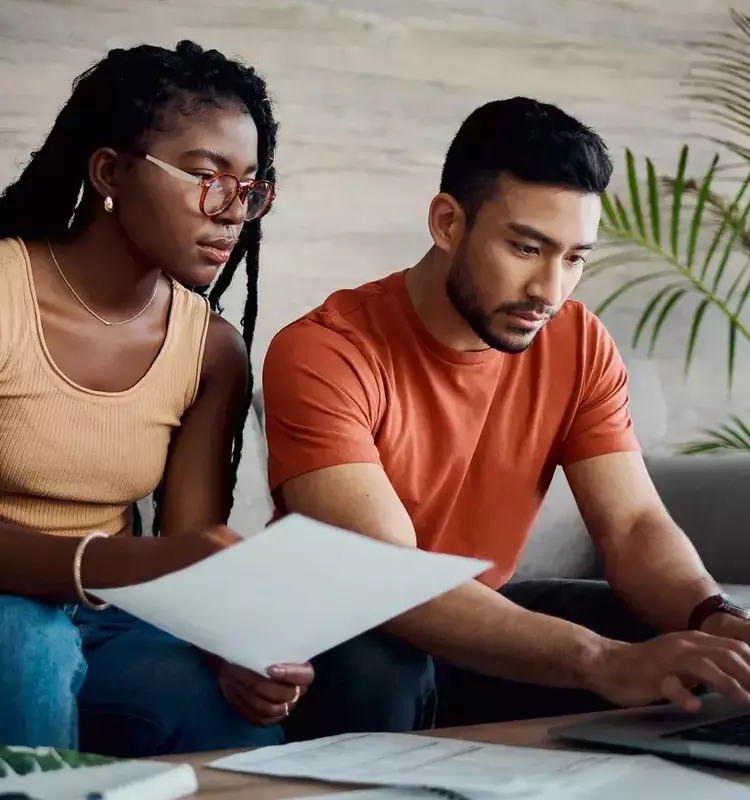 Navigating Real Estate Offers: A Home Seller's Guide to Maximizing Value
