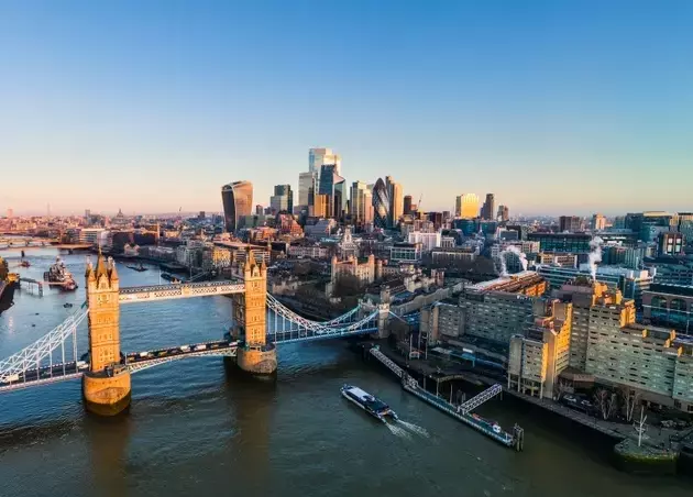 Navigating UK Political Instability: An Analysis of the iShares MSCI United Kingdom ETF (EWU)