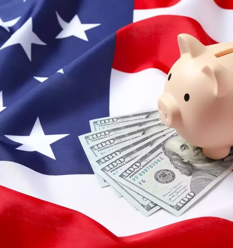Household Spending Rises Amid Stagnant Savings Rate
