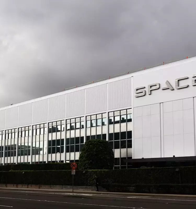 SpaceX Valuation: Optimist's Buy, Realist's Sell