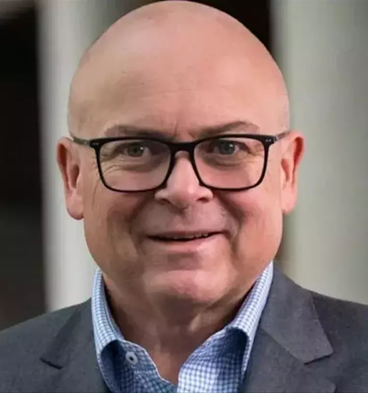 APCO CEO Chris Foley to Depart in November