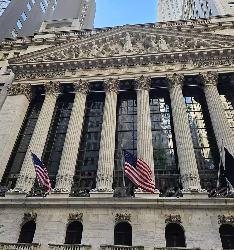 Strategic Investment Outlook: Navigating Stagflation, Geopolitical Shifts, and Tech Limits