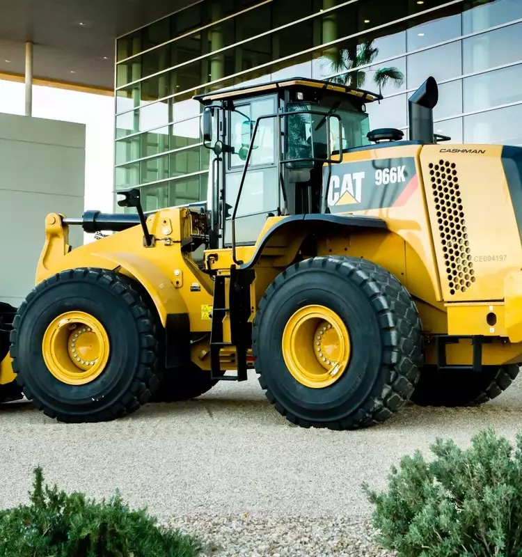 Caterpillar Faces AI Sell-off Amid Strong Fundamentals: A Hold Rating Maintained