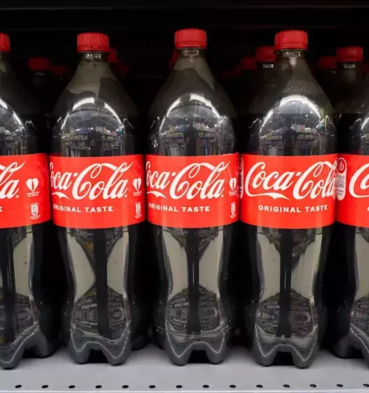Coca-Cola Unveils New Global Visual Identity Driven by AI Technology