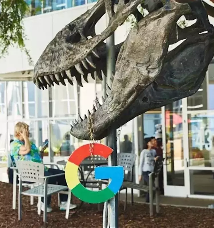 Alphabet Shares Decline Despite Strong Q2 Performance