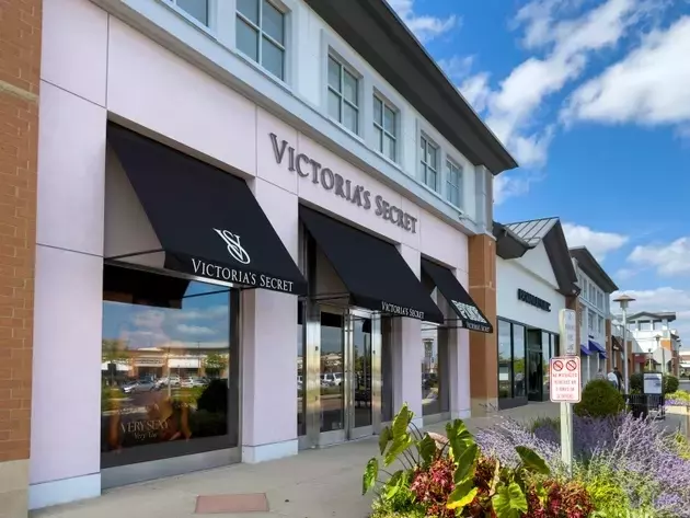 Victoria's Secret: A Fully Valued Turnaround Amidst Economic Headwinds