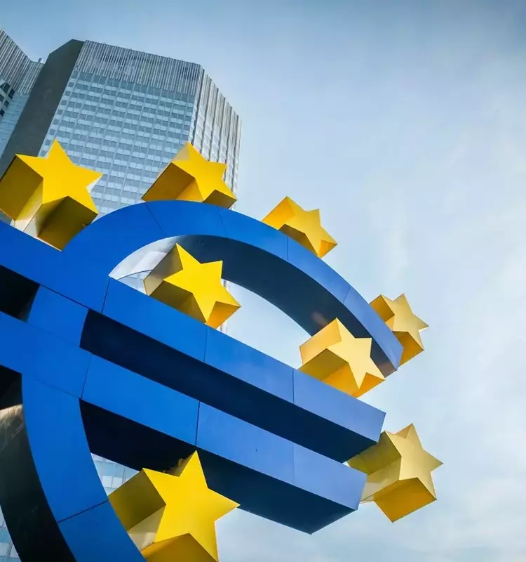 ECB Holds Policy Rates Steady Amidst Global Economic Currents