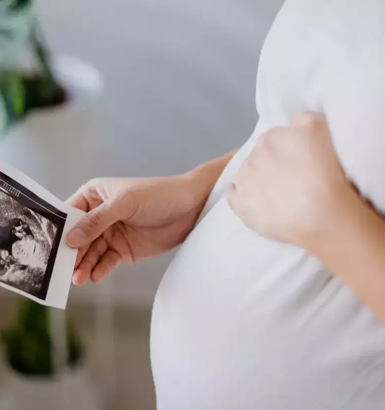 Navigating Social Media Etiquette: A Mother-Daughter Conflict Over Ultrasound Photos