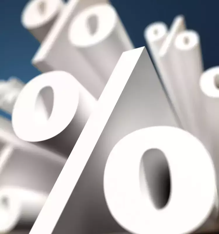 Central Banks' Monetary Policy: Navigating Divergent Market Expectations and Inflationary Pressures
