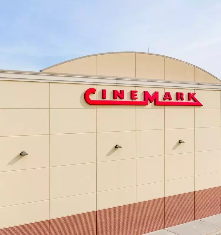 Cinemark Holdings: Unexpected Earnings Surge Highlights Industry's Paradoxical Challenges