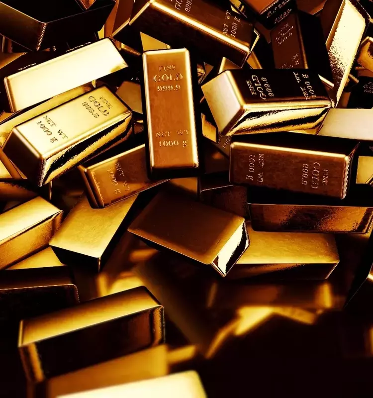 Gold's Performance Amidst Economic Shifts and Central Bank Demands