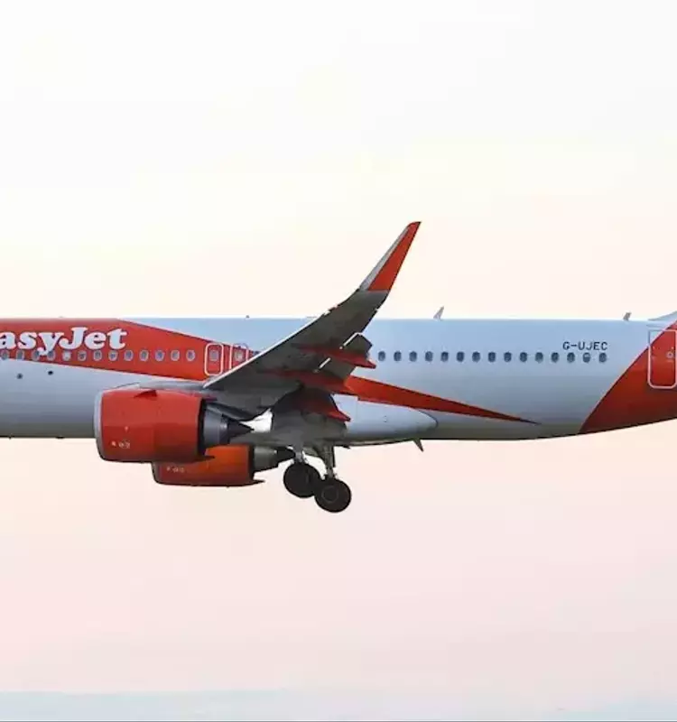 EasyJet Sets Unified Bid Deadline for Apollo and Castlelake