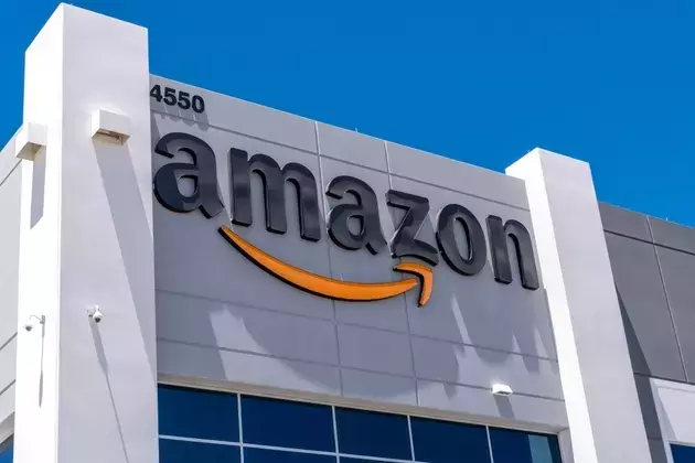 Amazon's Strategic Shift: AI and AWS Investments Impact Free Cash Flow and Valuation