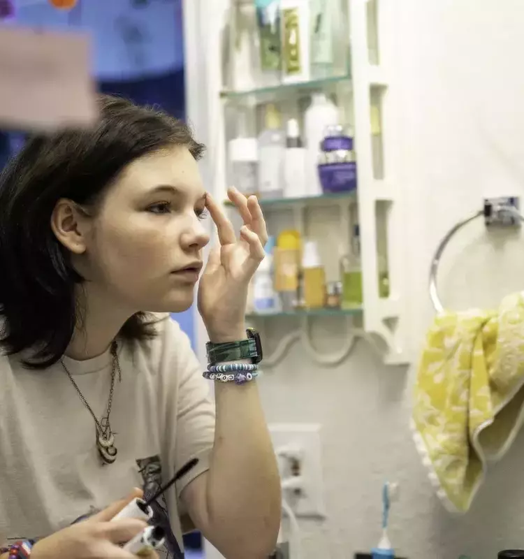 The Impact of Social Media Skincare Trends on Teenagers