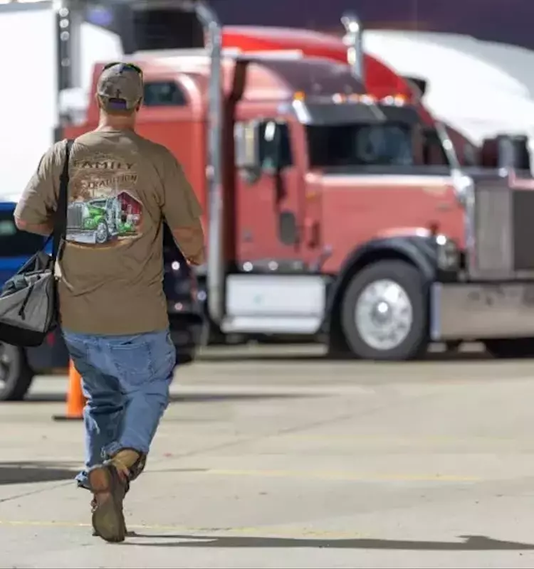 Logistics Job Market: Trucking Stagnates, Warehousing Declines, Couriers Rise