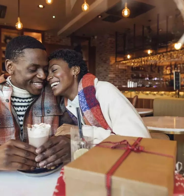 The Art of Thoughtful Giving: Navigating Holiday Gift Etiquette
