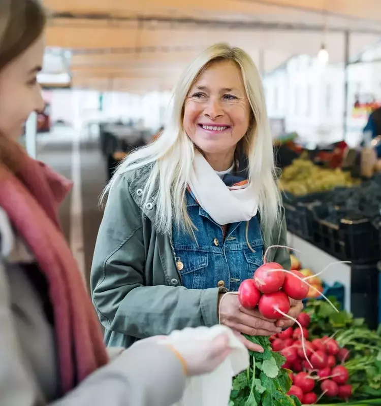 Top US Cities for Retirees Who Value Farmers Markets