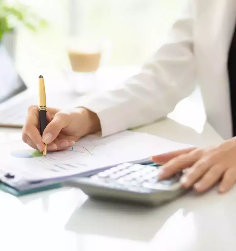 Understanding Currency Swaps and Their Role in Financial Risk Management