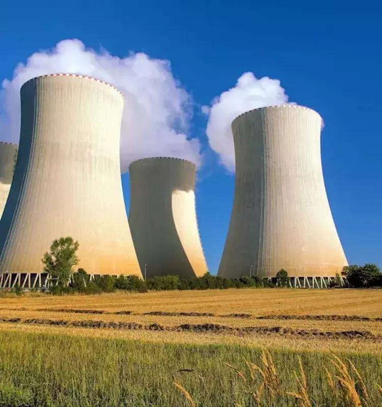 NuScale Power Faces Significant Financial Headwinds Amidst Revenue Decline and New Share Offering