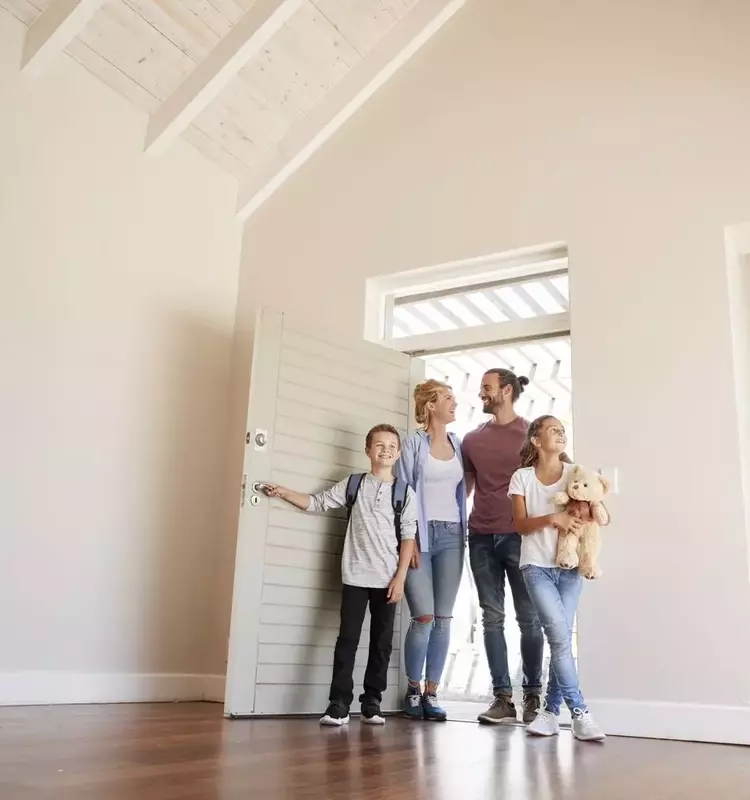 Understanding Open Houses: Definition, Operation, Pros, and Cons