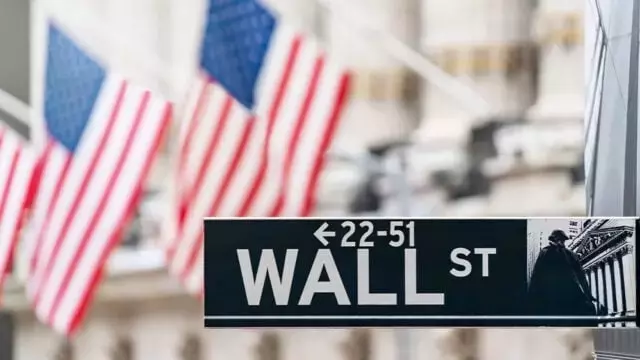 FedEx Stock Analysis: Nearing Buy Point with Strong IBD Ratings