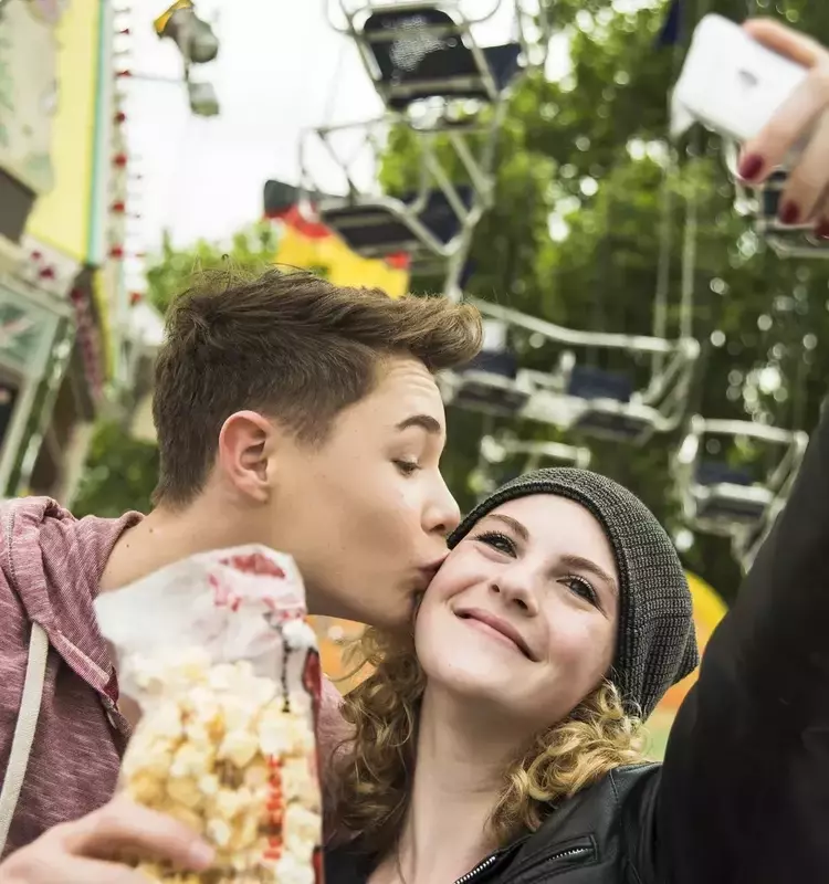 The 'Hard Launch' Phenomenon: Teenagers and Online Relationship Announcements