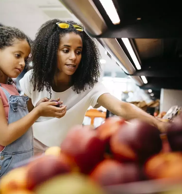 Navigating the 'Ingredient Household' Trend: Benefits, Drawbacks, and Healthy Snacking