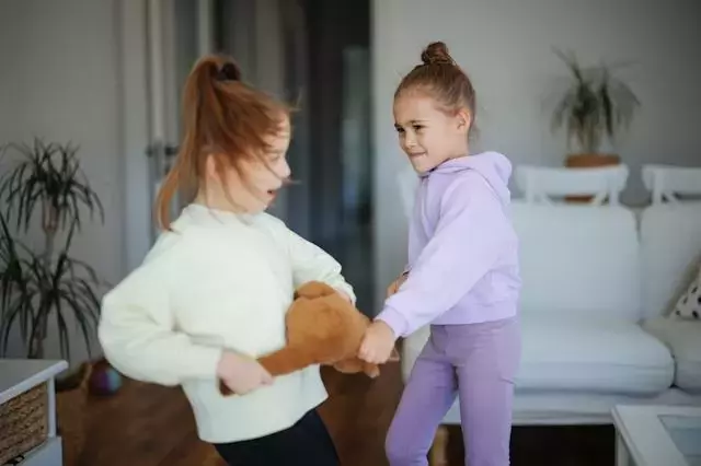 Parent's Dilemma: Navigating Friendship Challenges